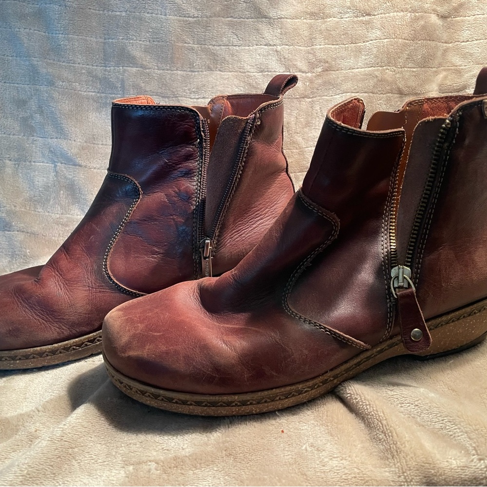 PIKOLINOS Brown Leather Ankle Boots Classic Design